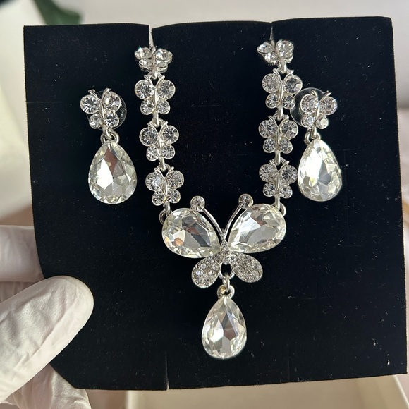 Vintage Necklace + Earrings Set with Gift Box - Picture 3 of 9